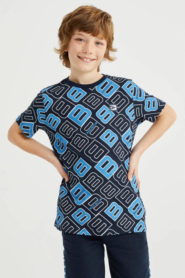 WE Fashion Bad Boys T-shirt met all over print blauw