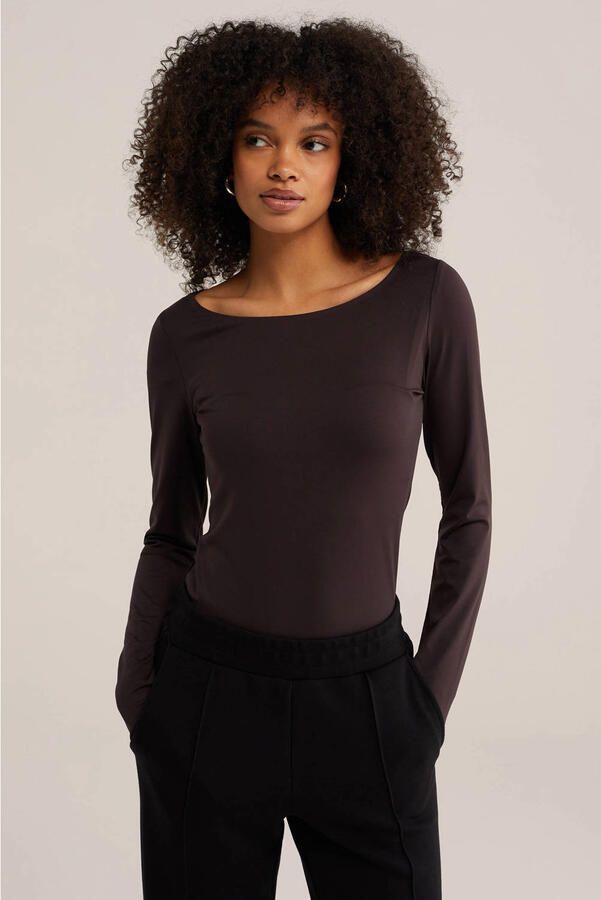 WE Fashion aansluitend T-shirt donkerbruin
