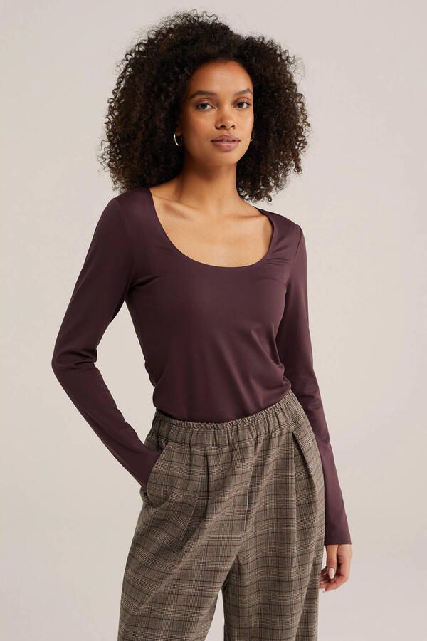 WE Fashion aansluitende top aubergine