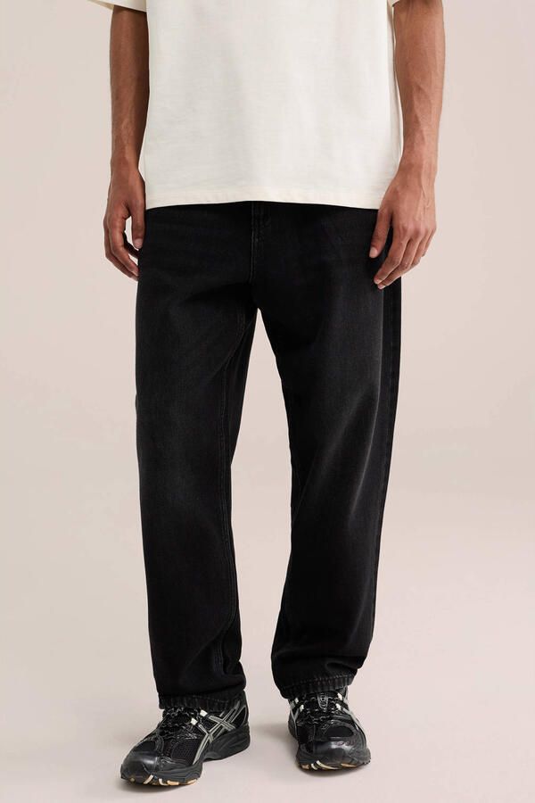 WE Fashion barrel jeans zwart
