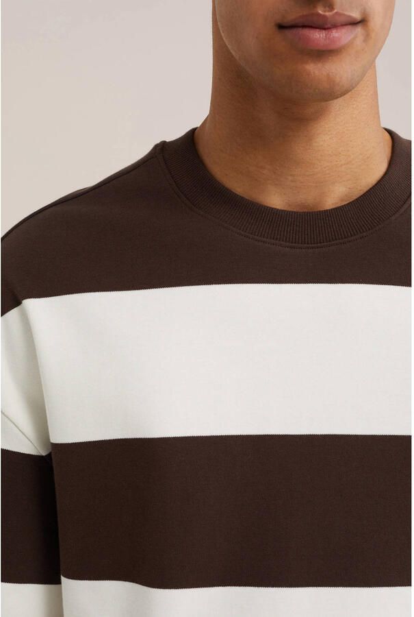 WE Fashion boxy gestreepte T-shirt bruin - Foto 2