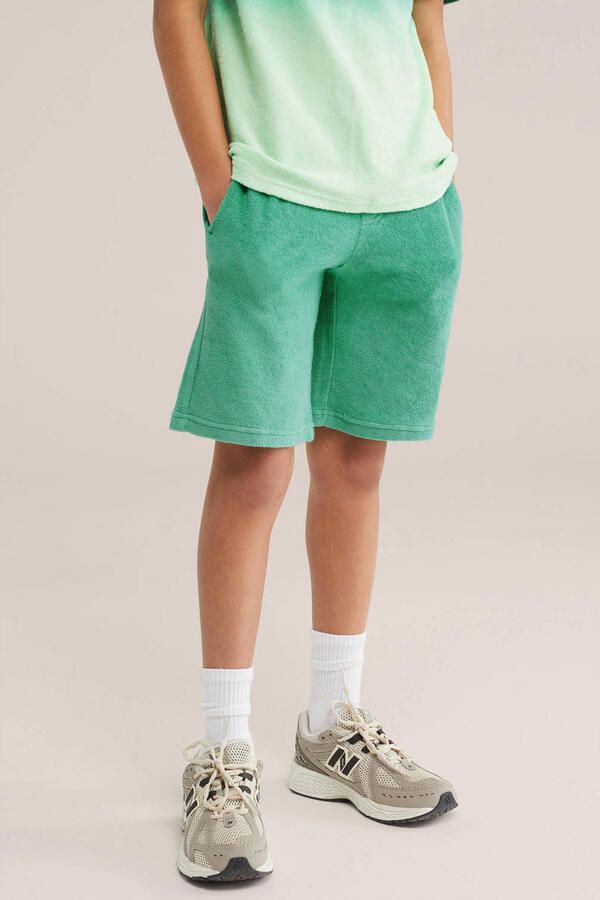 WE Fashion casual short groen met textuur