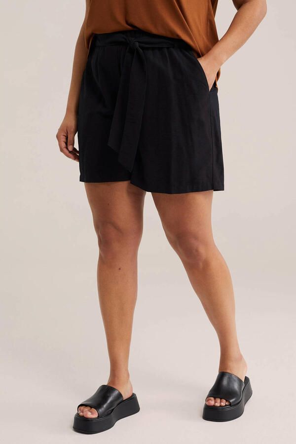 WE Fashion Curve regular high waist casual short zwart