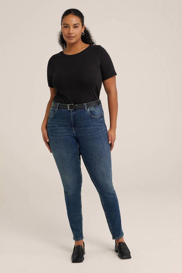 WE Fashion Curve T-shirt zwart
