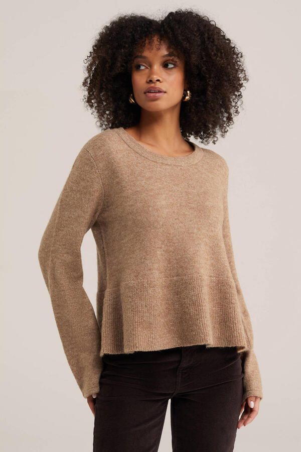 WE Fashion gebreide trui met peplum en wol beige
