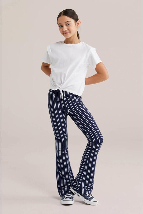 WE Fashion gestreepte flared broek donkerblauw