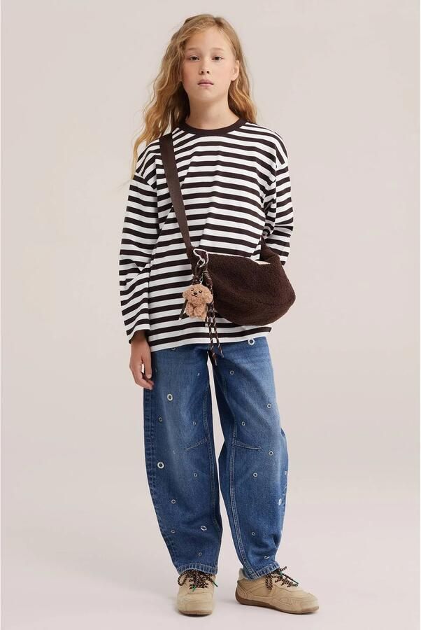 WE Fashion gestreepte longsleeve met backprint donkerbruin ecru