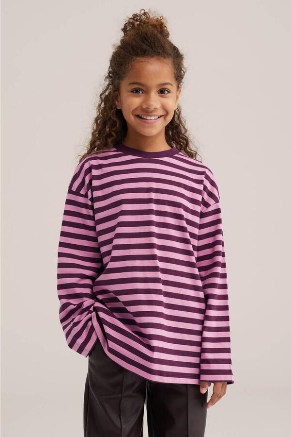 WE Fashion gestreepte longsleeve met backprint donkerrood roze