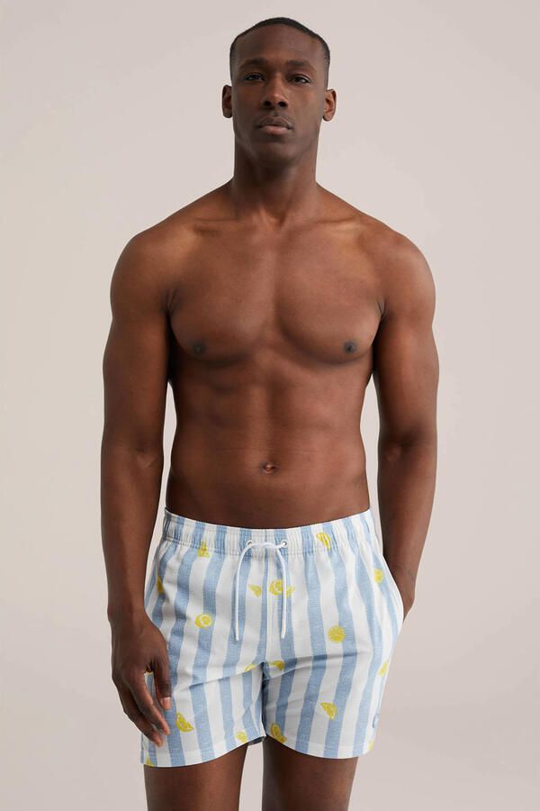 WE Fashion gestreepte zwemshort lichtblauw wit