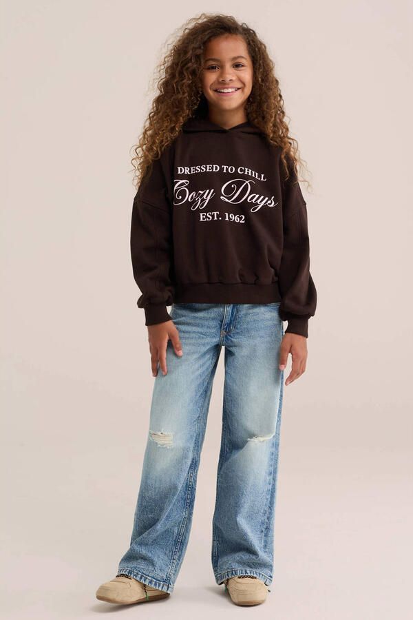 WE Fashion hoodie met print donkerbruin