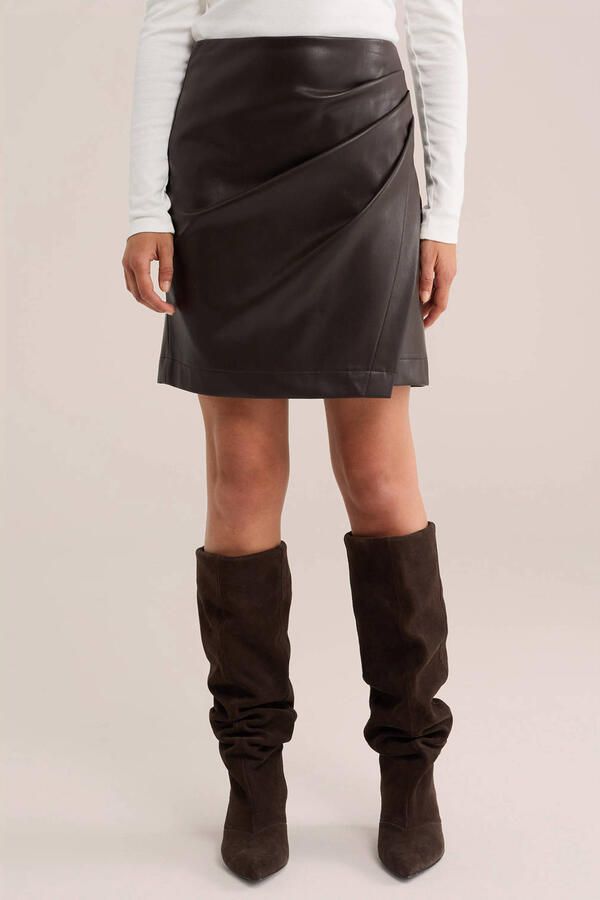 WE Fashion imitatieleren korte rok donkerbruin