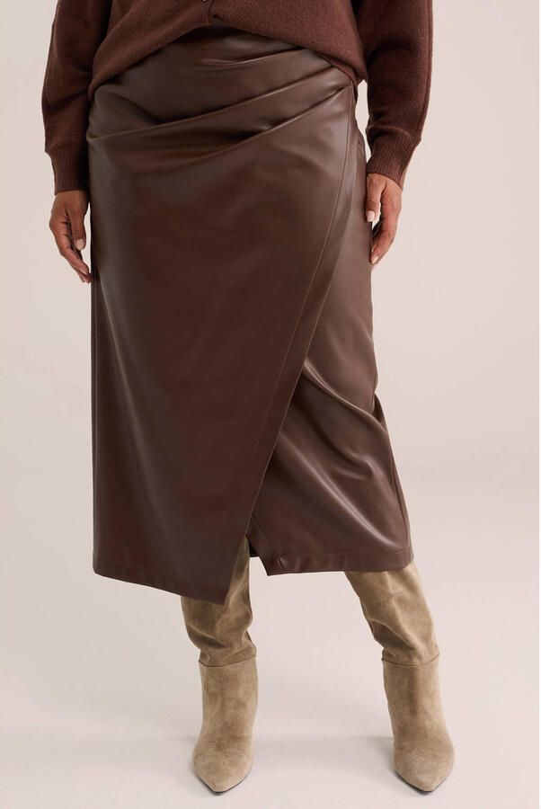 WE Fashion imitatieleren midi rok Plus Size bruin