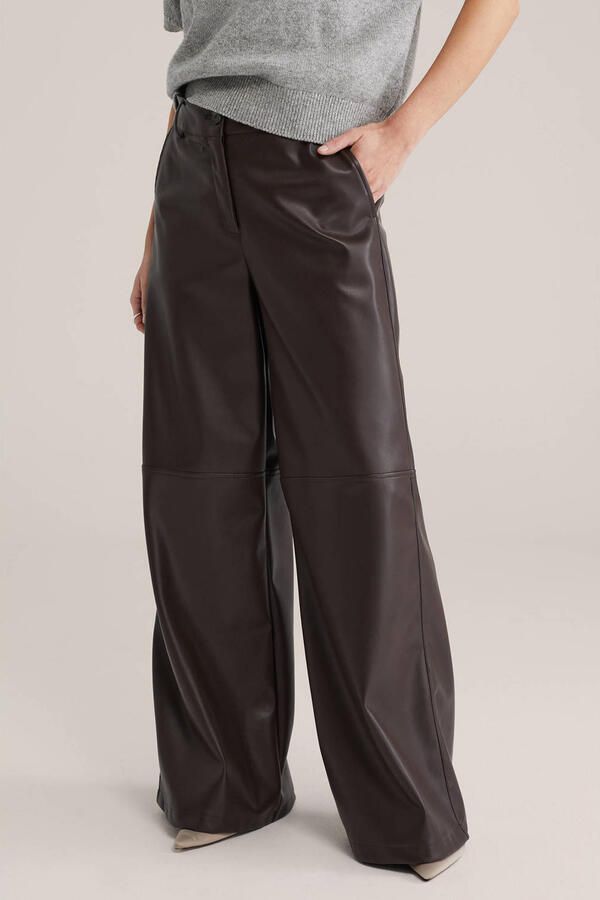 WE Fashion imitatieleren regular waist broek
