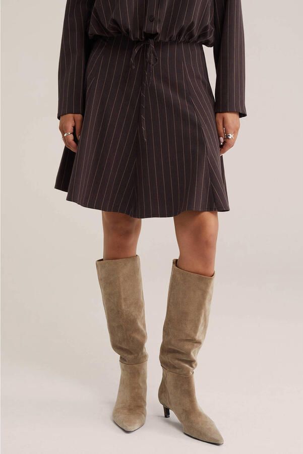 WE Fashion korte rok met krijtstreep bruin