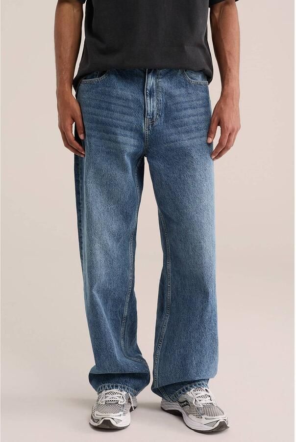 WE Fashion loose fit straight leg jeans midblauw