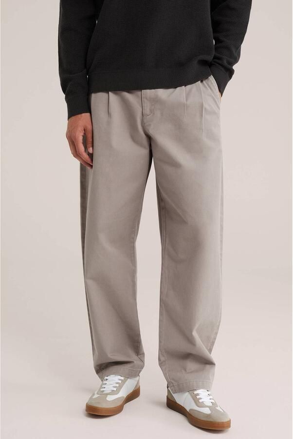 WE Fashion loose fit twill chino met plooien grijs