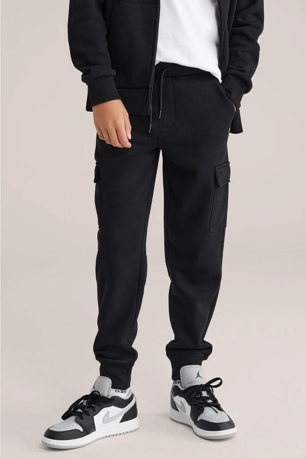 WE Fashion regular cargobroek zwart