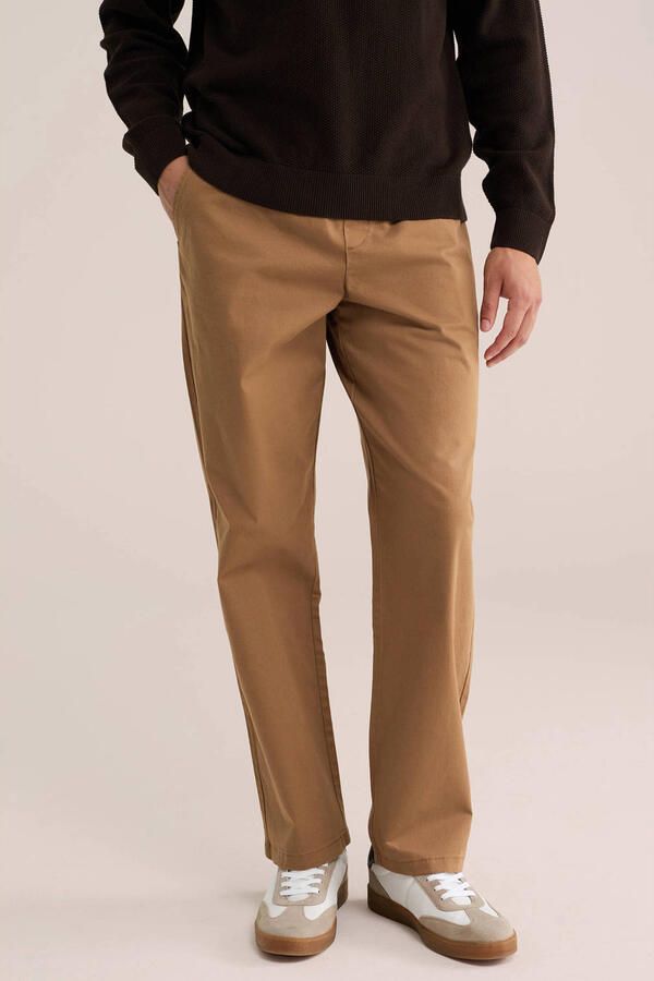WE Fashion regular fit chino bruin