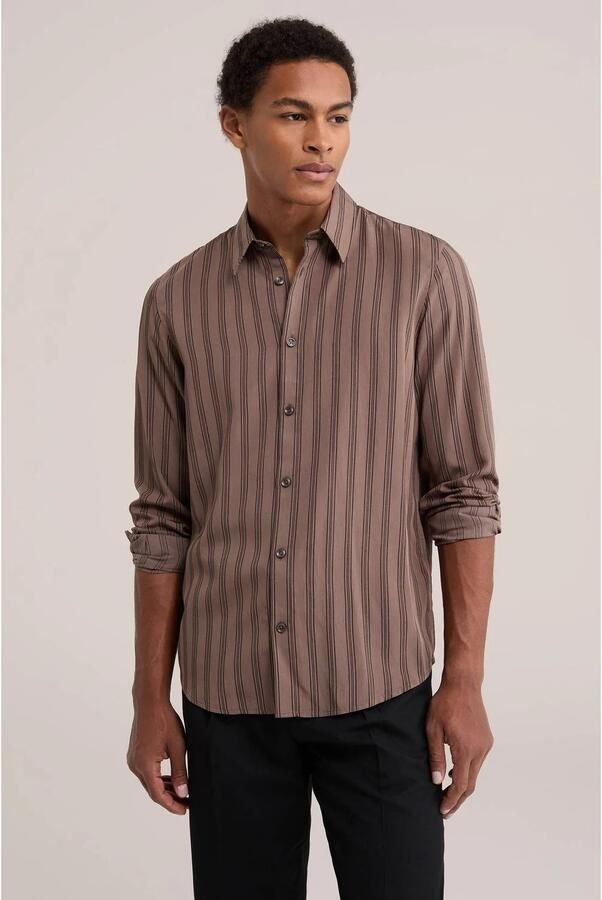 WE Fashion regular fit gestreept overhemd taupe