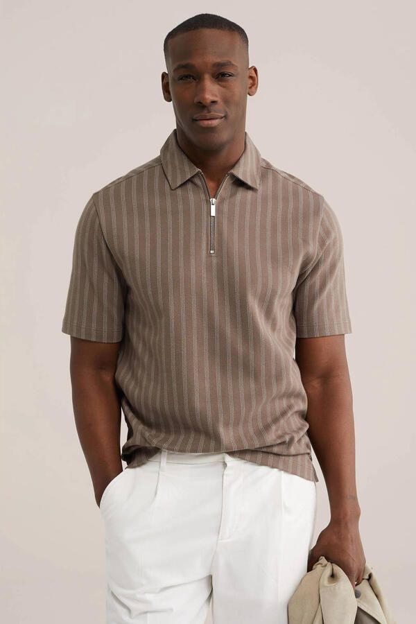 WE Fashion regular gestreepte polo bruin