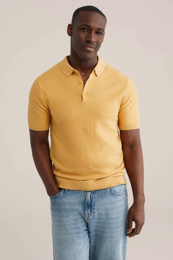 WE Fashion regular polo met ingebreid patroon geel