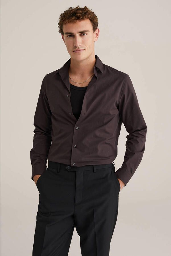 WE Fashion regular zakelijk overhemd donkerbruin