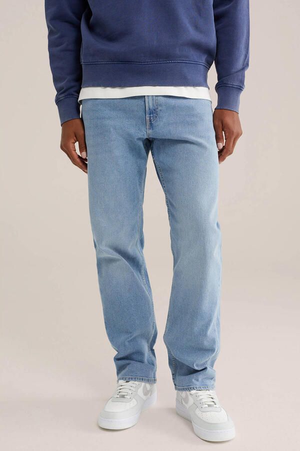 WE Fashion relaxed fit straight leg jeans lichtblauw