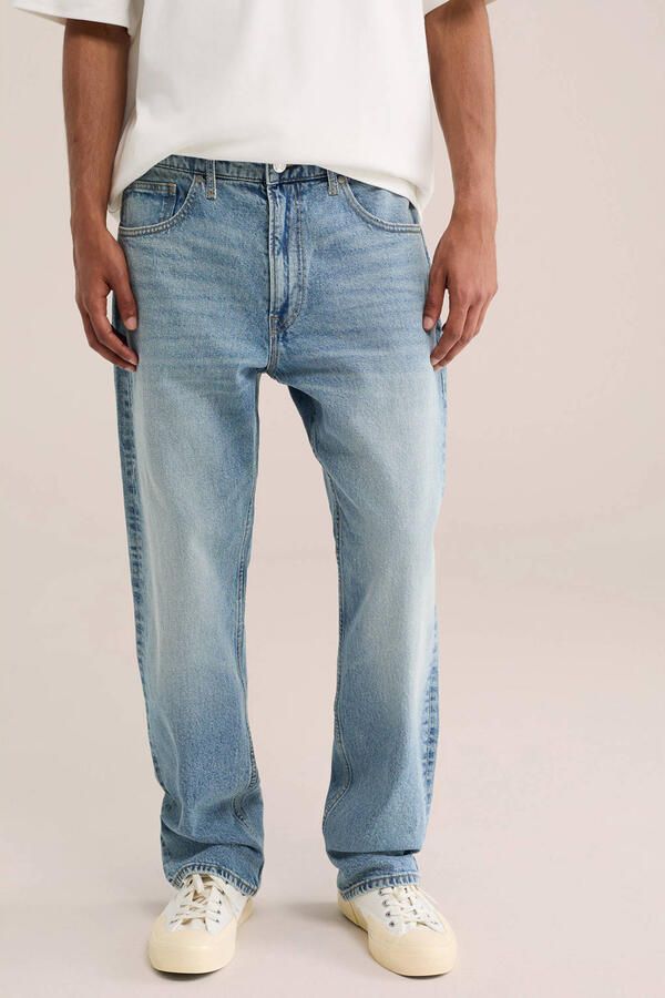 WE Fashion relaxed fit straight leg jeans lichtblauw