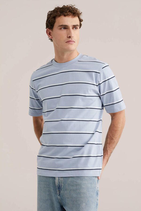 WE Fashion relaxed gestreepte T-shirt lichtblauw