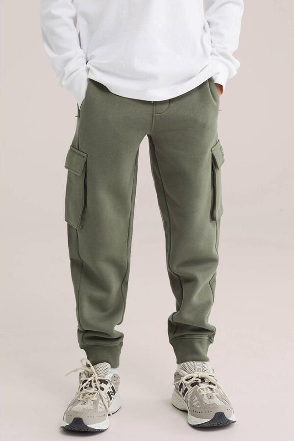 WE Fashion sweat tapered cargo joggingbroek olijfgroen