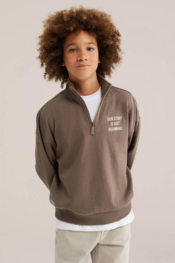 WE Fashion sweater bruin