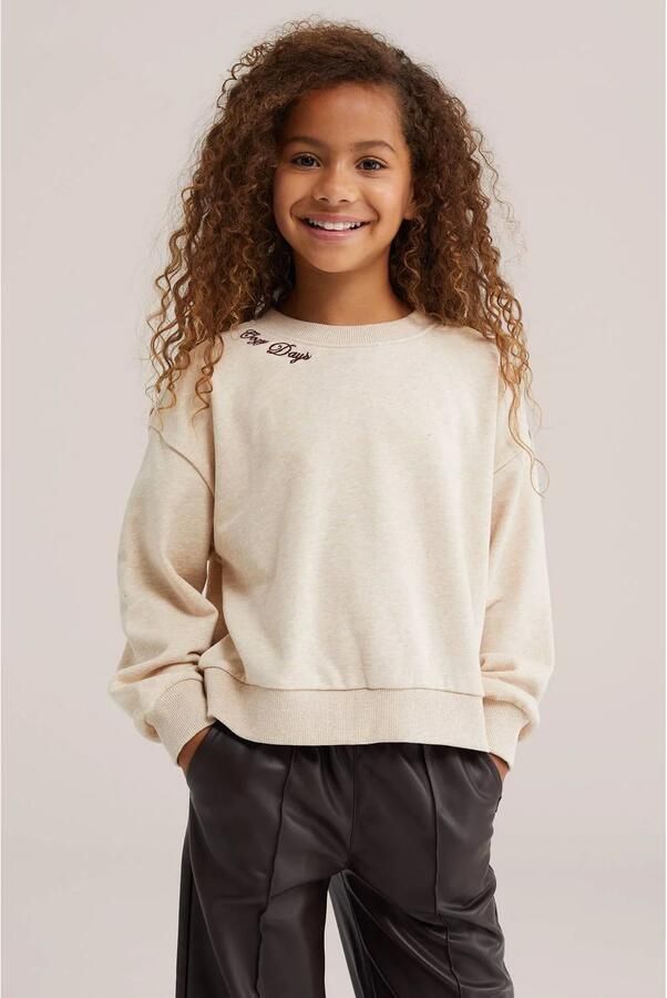WE Fashion sweater met split en tekst beige Tekst