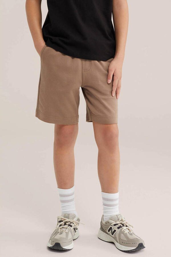 WE Fashion sweatshort bruin