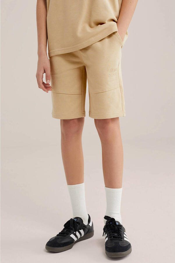 WE Fashion sweatshort lichtbruin