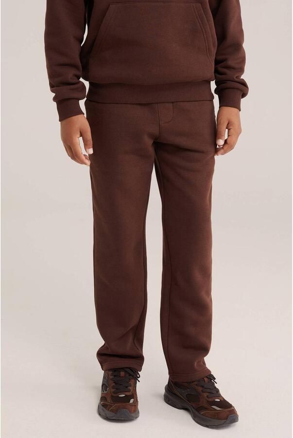 WE Fashion tapered joggingbroek bruin Jongens Katoen Effen