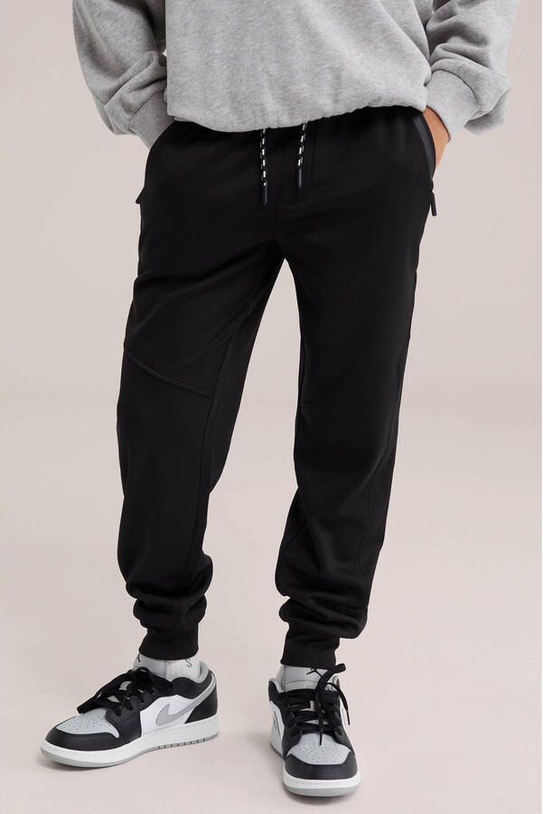 WE Fashion tapered joggingbroek zwart