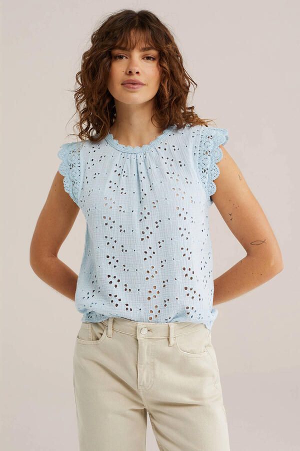 WE Fashion top broderie lichtblauw