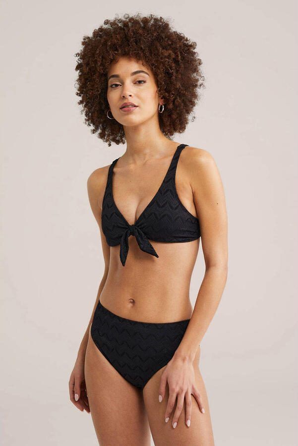 WE Fashion voorgevormde bikinitop met textuur zwart
