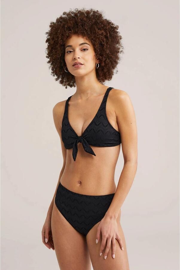 WE Fashion voorgevormde bikinitop met textuur zwart - Foto 2