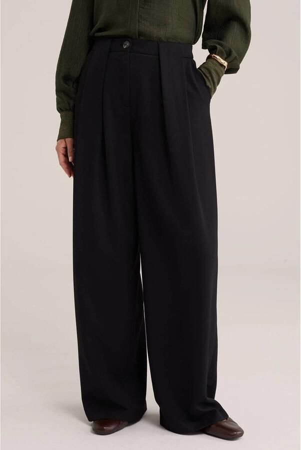 WE Fashion wide leg pantalon met plooien zwart
