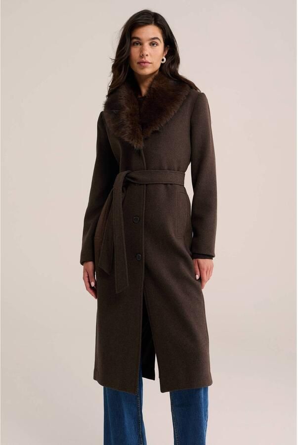 WE Fashion wintermantel met ceintuur imitatiebontkraag en wol bruin