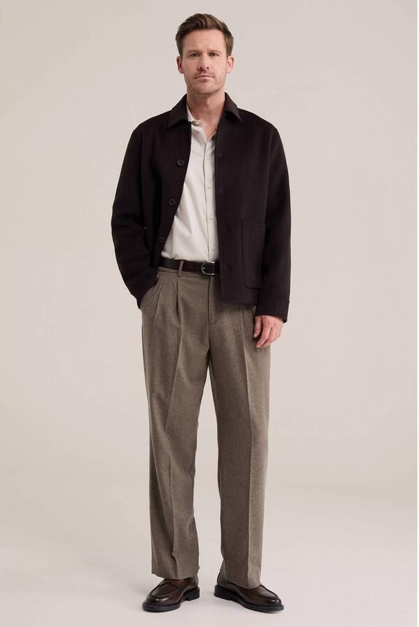 WE Fashion wollen loose fit chino met plooien bruin