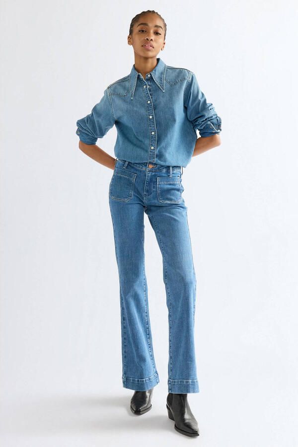 Wrangler regular waist flared jeans mediumblauw - Foto 2