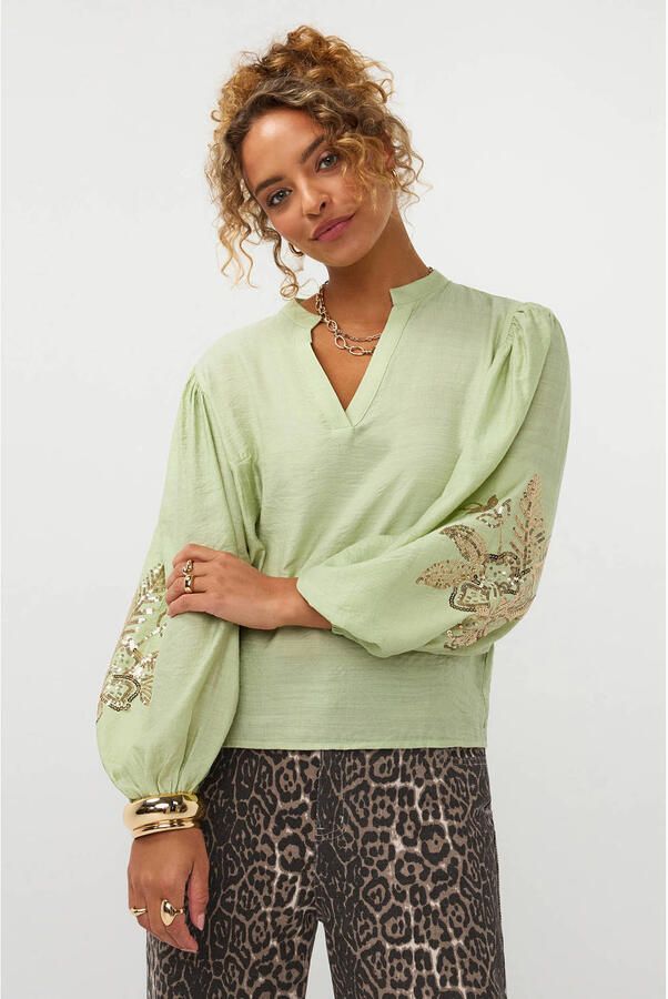 Ydence blousetop lichtgroen met pailletten - Foto 5