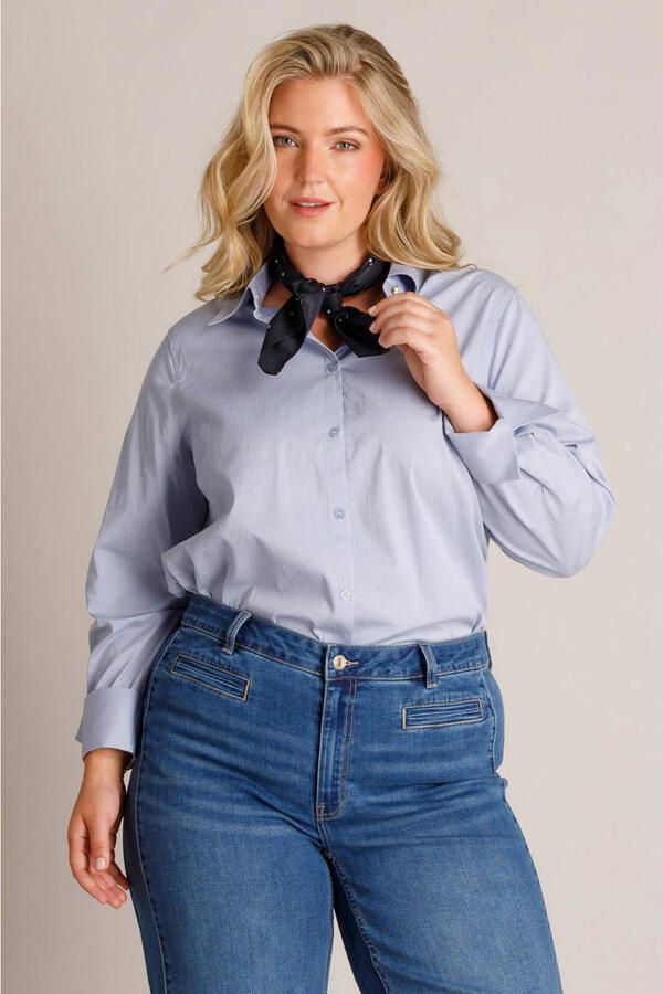 Yest Curve Plus Size blouse lichtblauw