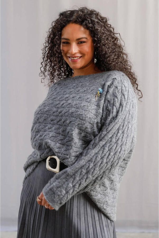 Yest Curve Plus Size gebreide kabeltrui met wol grijs