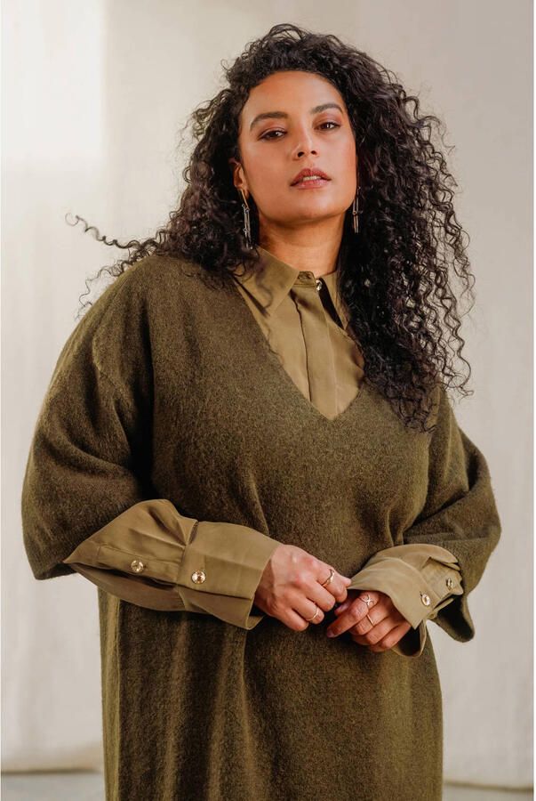 Yest Curve Plus Size gebreide midi jurk met wol olijfgroen