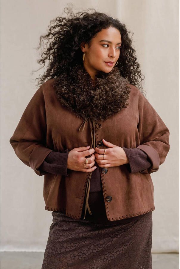 Yest Curve Plus Size suèdelook jas bruin