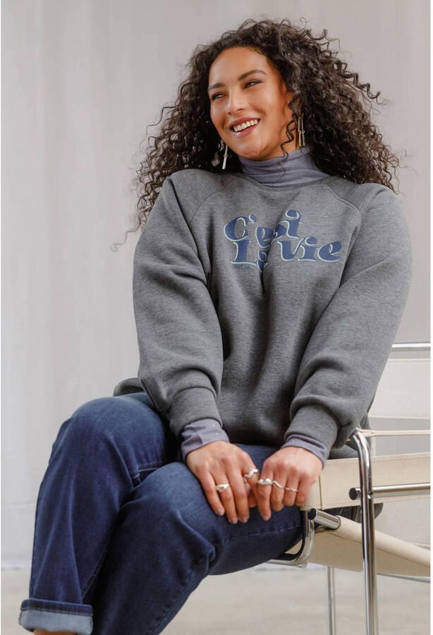 Yest Curve Plus Size sweater met print grijs - Foto 2