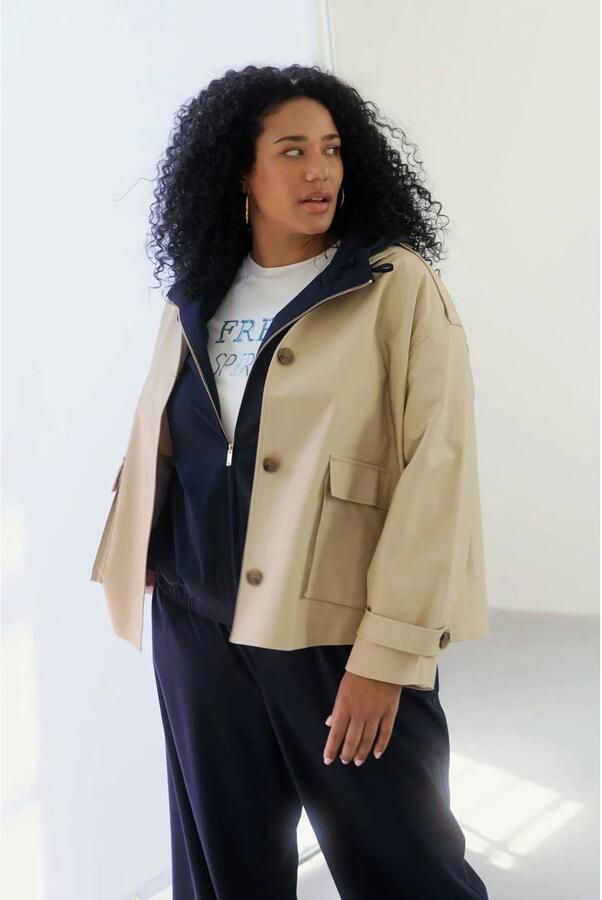 Yest Curve trenchcoat beige